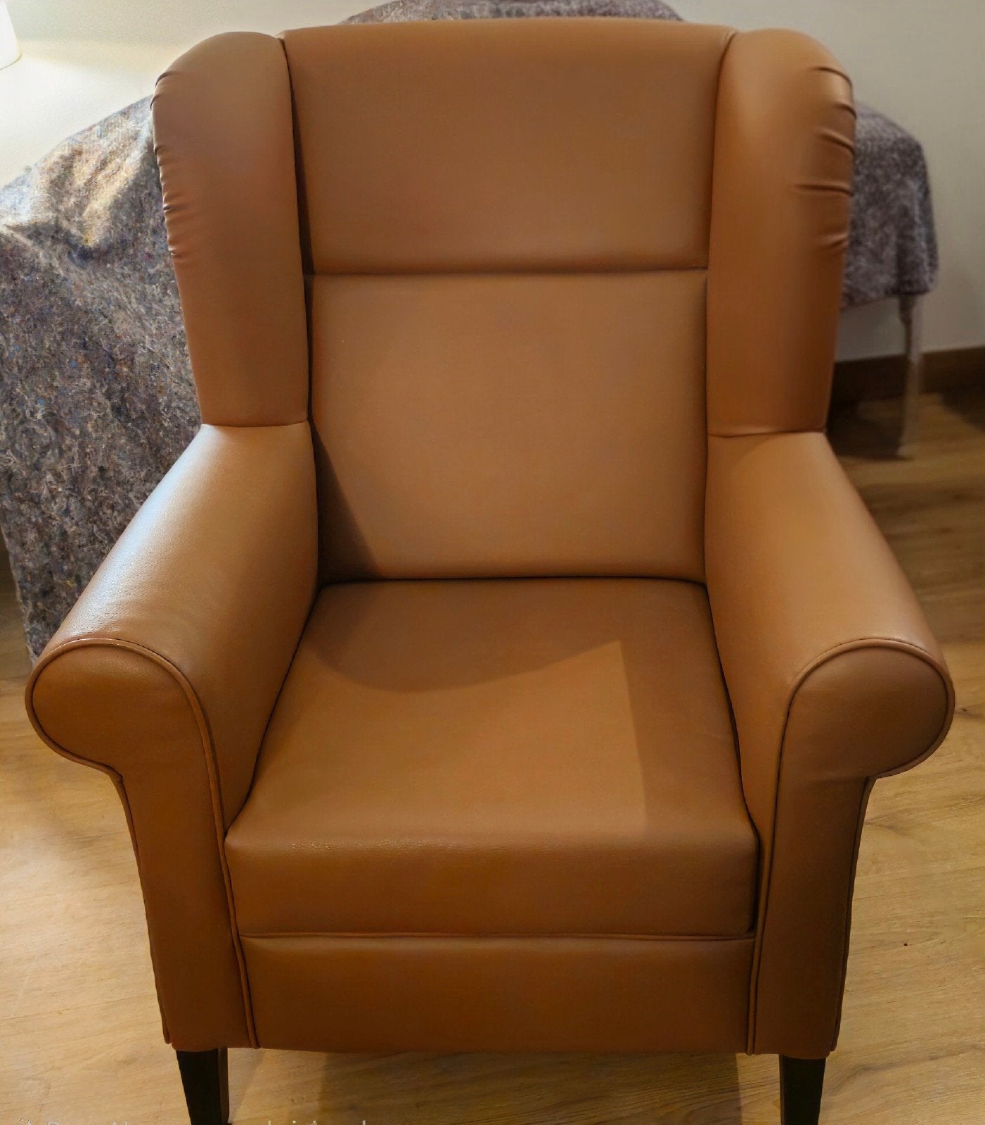 Prachtige cognac leren fauteuil met bijpassende hocker., Ophalen, Nieuw, 50 tot 75 cm, Leer