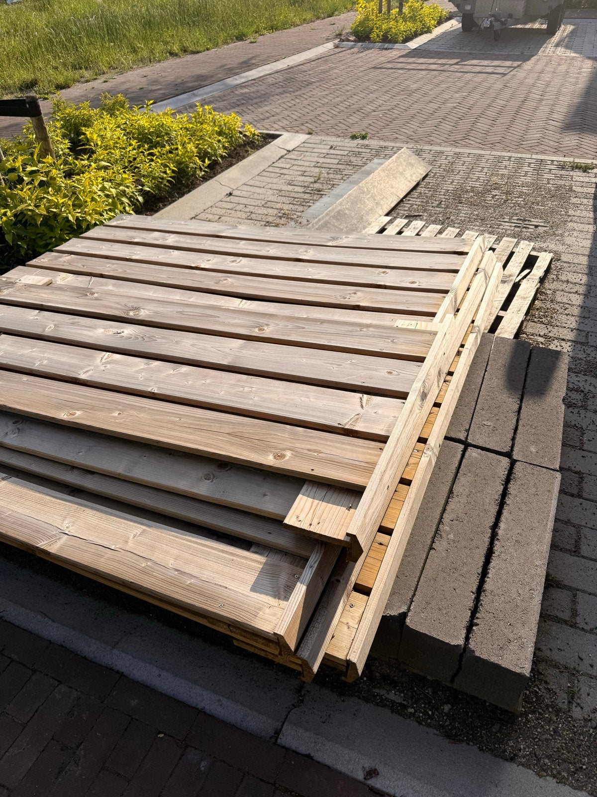 Schutting 180x180 met bandjes en betonnen palen (5,5m), Ophalen, 3 tot 6 meter, Hout, 1 tot 2 meter