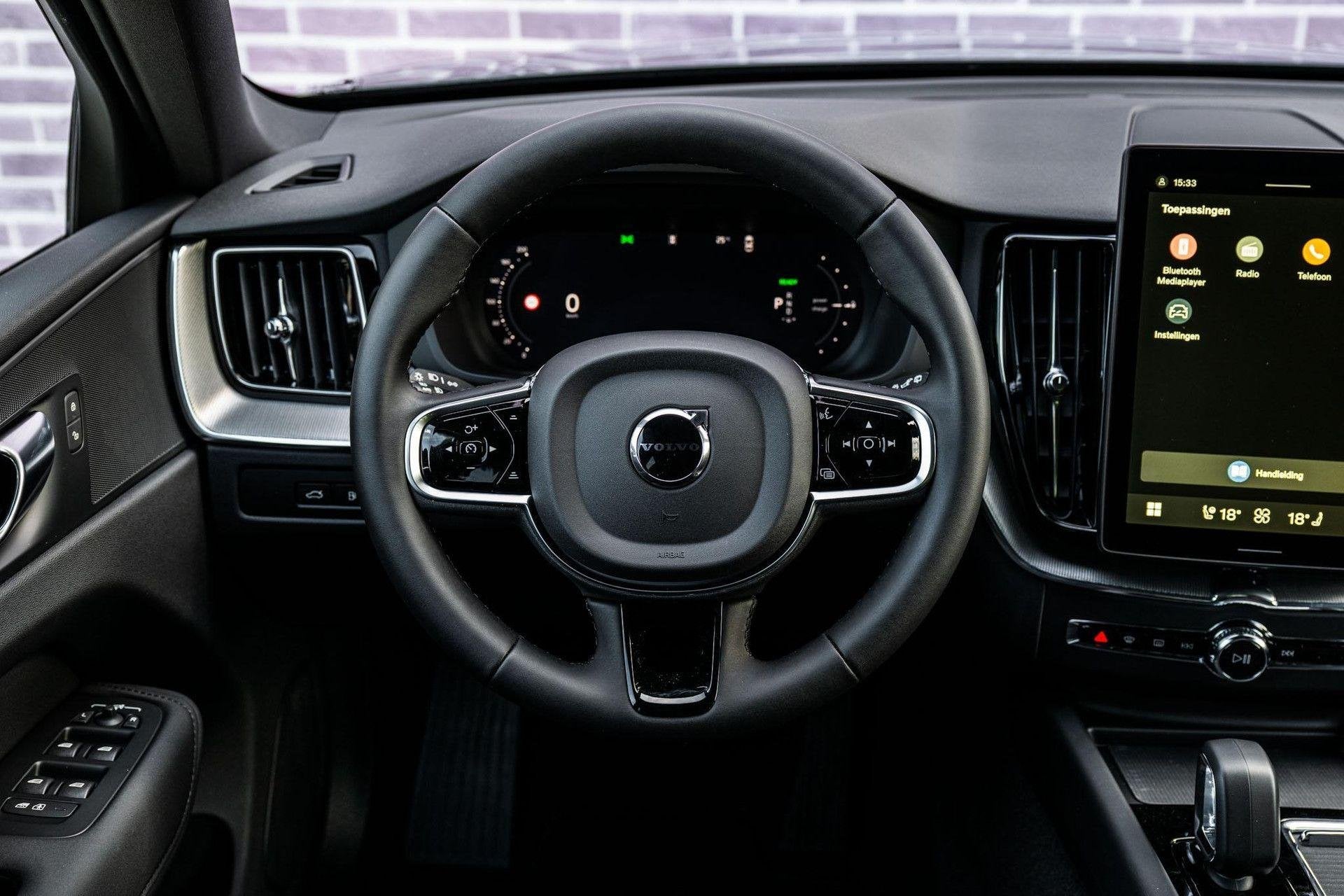 Volvo XC60 2.0 T6 Plug-in hybrid AWD Essential | Gratis trek, Auto's, Volvo, Automaat, 12 maanden, 4 cilinders, 180 min
