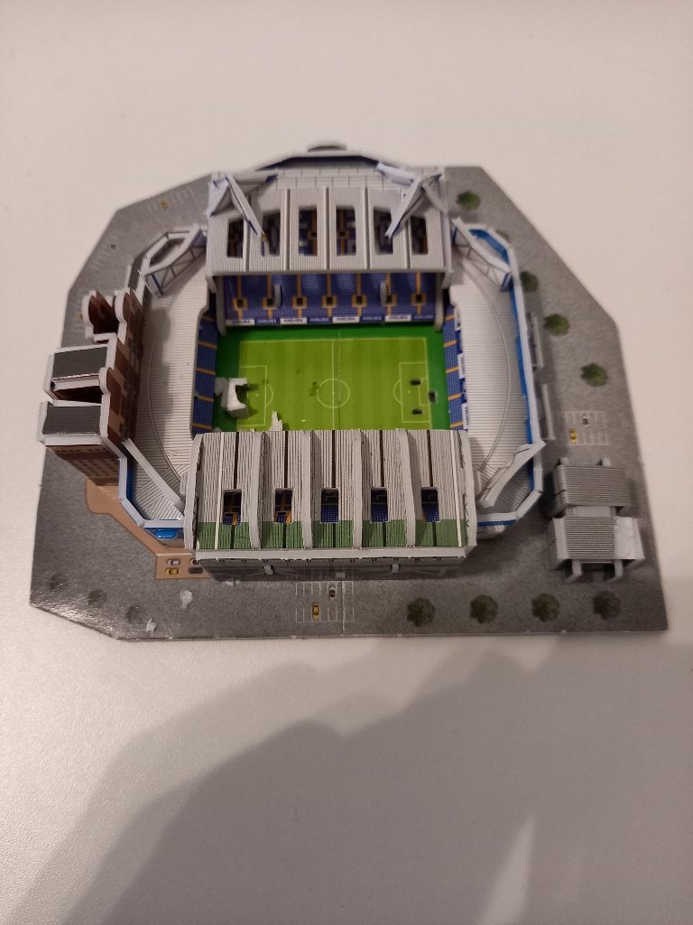 Stadion 3D-puzzel - Voetbalstadion chelsea stamford bridge, Ophalen of Verzenden, 500 t/m 1500 stukjes, Zo goed als nieuw, Rubik's of 3D-puzzel