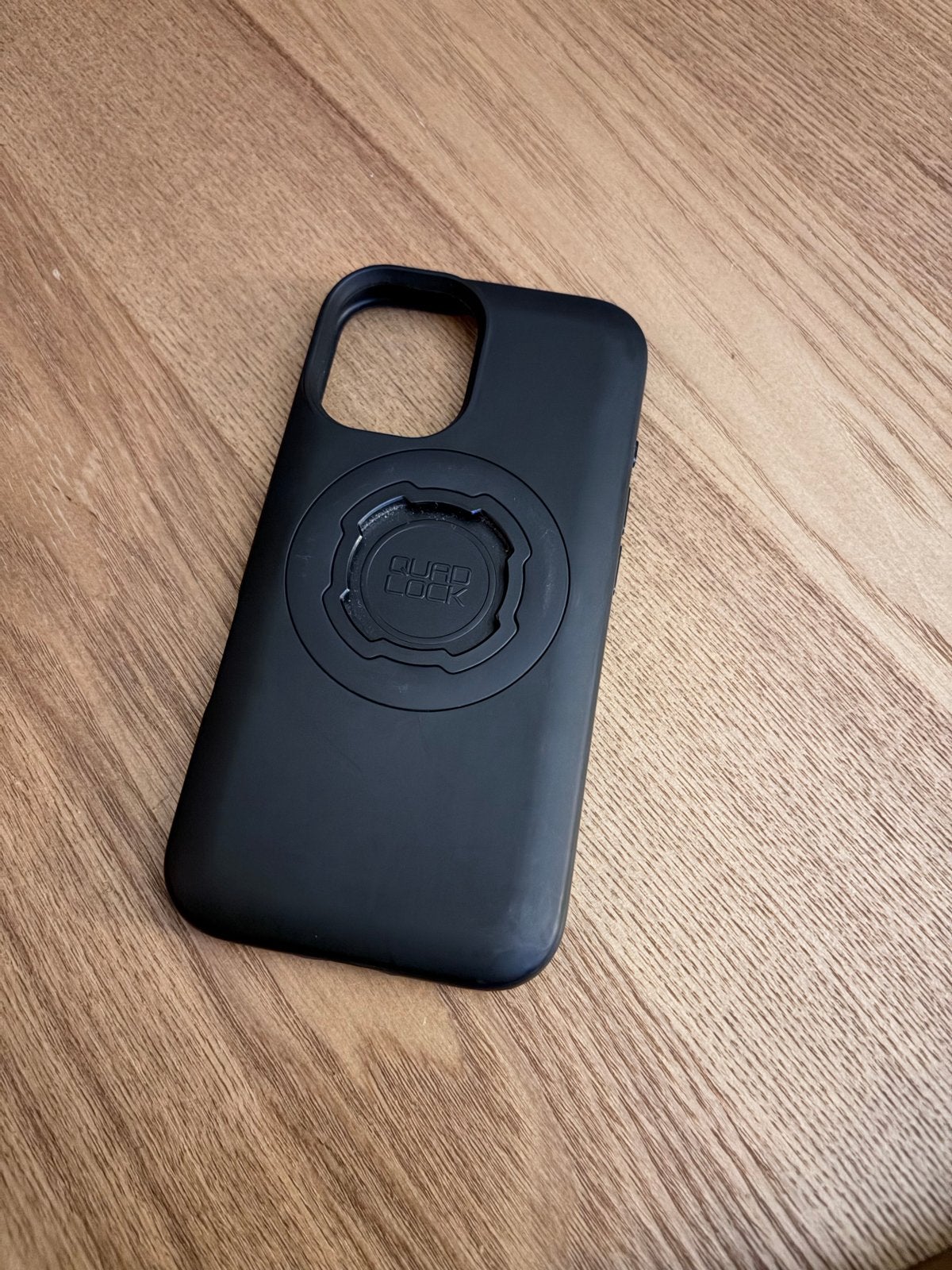 Quad Lock iPhone 16 Hoesje - Zwart, Kunststof, Zwart, IPhone 16, Quad Lock