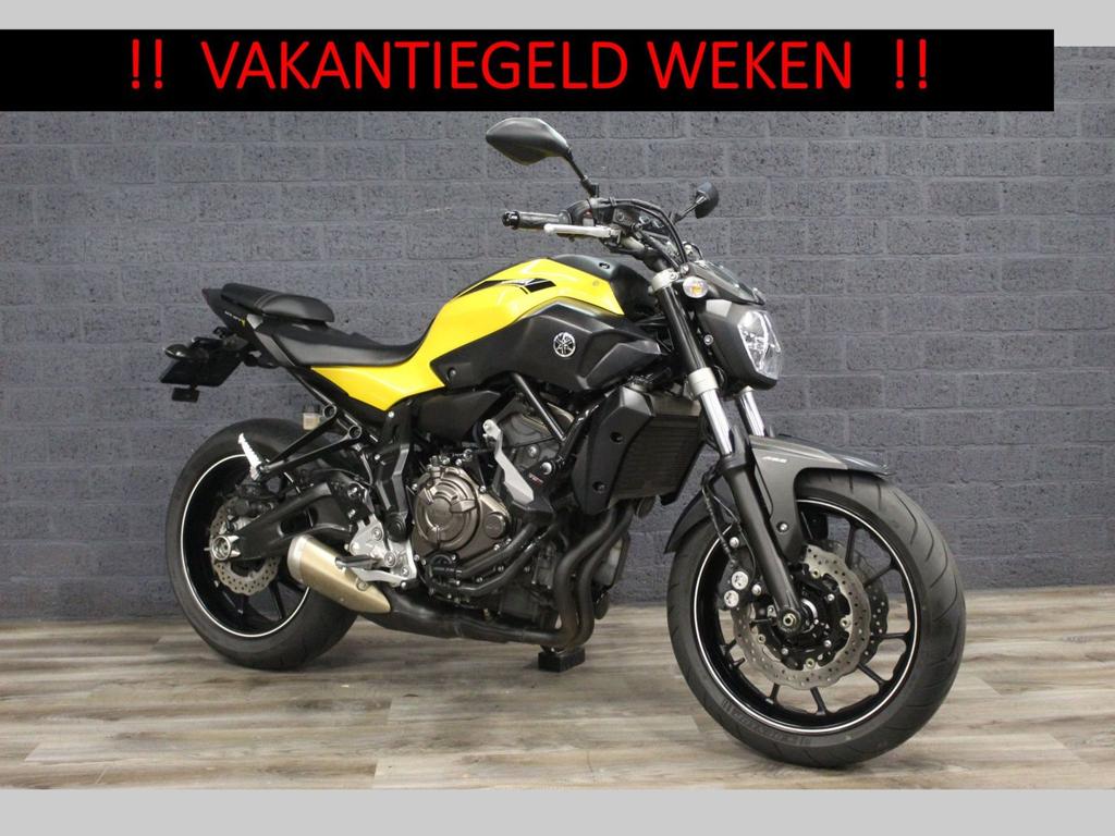 YAMAHA MT 07 ABS (bj 2015)Retro Geel 35KW A2 mogelijk, 2 cilinders, Bedrijf, Onbekend, YAMAHA