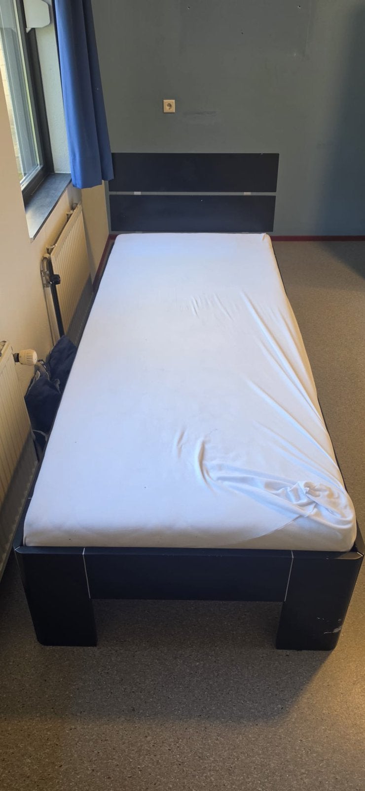 Bed 90x210, Ophalen, 90 cm, Eenpersoons, Zo goed als nieuw