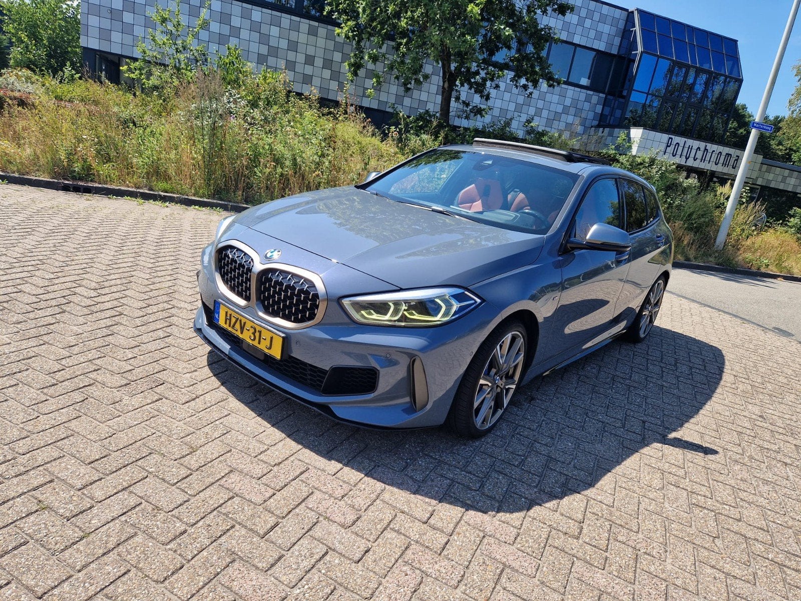BMW 1-Serie M135i 306pk Aut Xdrive 2020 Grijs/Nardo, 1998 cc, 4 cilinders, Leder, Vierwielaandrijving
