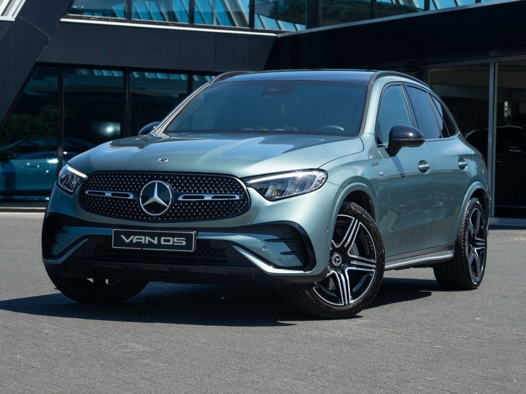 Mercedes-Benz GLC GLC 300e 4MATIC AMG Line | Pano | Luchtver, Auto's, Mercedes-Benz, Gebruikt, 4 cilinders, 2000 kg, Vierwielaandrijving