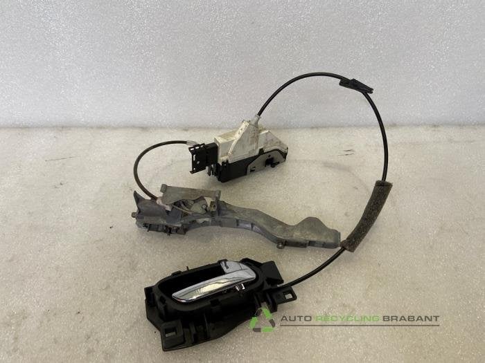 Deurslot Mechaniek 4Deurs rechts-voor van een Peugeot 308, Gebruikt, -, -, Ophalen of Verzenden