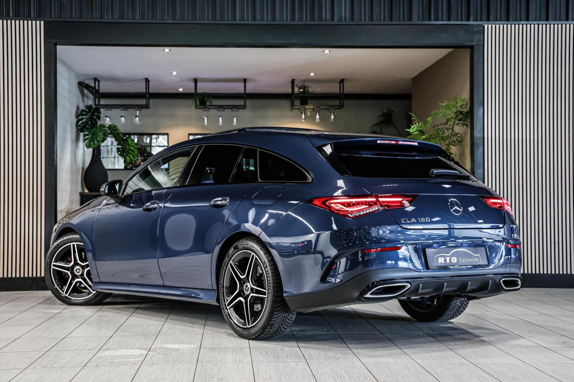Mercedes CLA-klasse Shooting Brake 180 AMG|Pano|Sfeer|Night, CLA, 136 pk, Gebruikt, 4 cilinders
