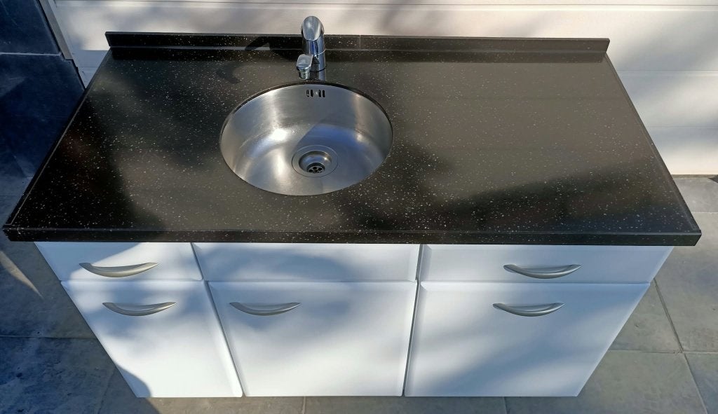 keuken composiet werkblad, buitenkeuken, kitchenette, pantry, Ophalen, 100 tot 150 cm, Wit, Zo goed als nieuw