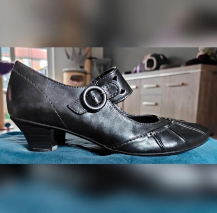 Zeer nette Zwart leren Cellini pumps maat 38, Ophalen, Zo goed als nieuw