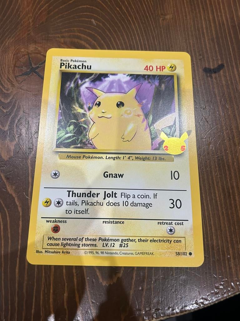 Jumbo Pikachu 25th anniverserry, Hobby en Vrije tijd, Verzamelkaartspellen | Pokémon, Ophalen, Nieuw