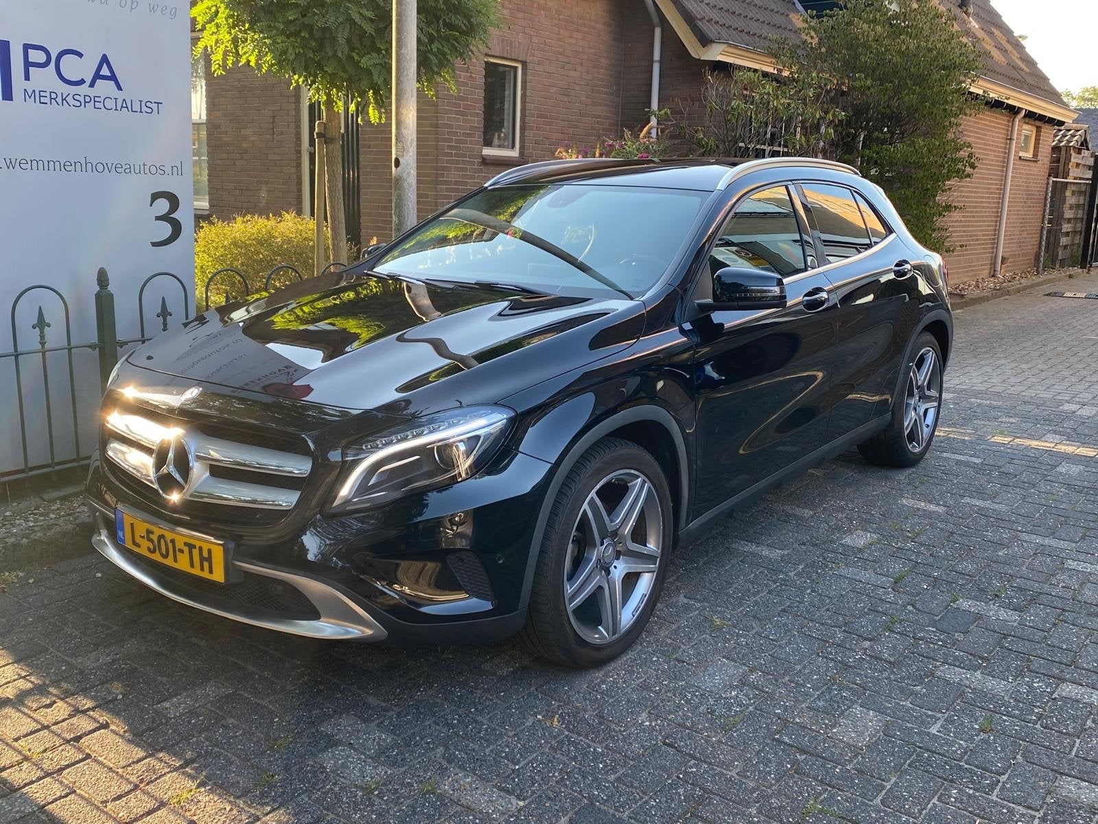 Mercedes-Benz GLA 200 Ambition (bj 2015), Voorwielaandrijving, 12 maanden, Gebruikt, Zwart