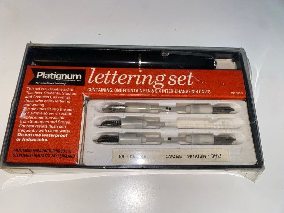 Platignum lettering set compleet in doos, Ophalen of Verzenden