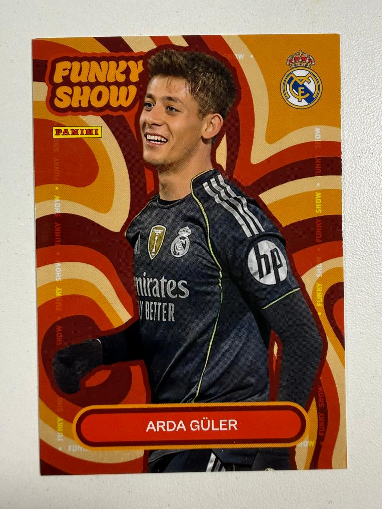50 Arda Guler Funky Show Panini Club Real Madrid 2025-26, Ophalen of Verzenden, Nieuw, Buitenlandse clubs, Poster, Plaatje of Sticker