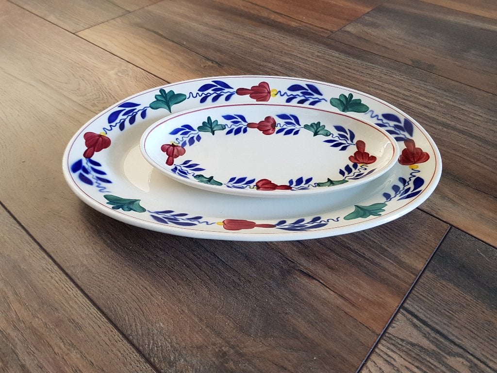 Twee ovalen Boerenbont schalen | handgeschilderd, Landelijk/Boerenbont, Ophalen of Verzenden, Aardewerk, Schaal of Schalen