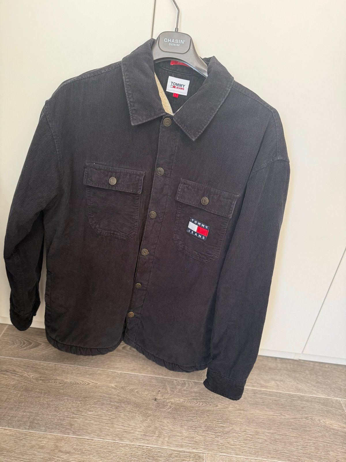 Zwarte Tommy Jeans Corduroy Jas Maat L, Ophalen of Verzenden, Zo goed als nieuw, Maat 52/54 (L), Zwart