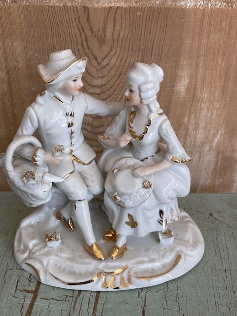 Vintage barok beeldje wit porselein. Man vrouw koppelstel., Ophalen
