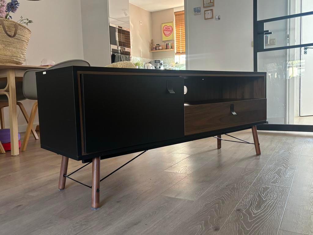 Modern tv meubel met opbergruimte - Gratis af te halen, Huis en Inrichting, Kasten | Televisiemeubels, Ophalen, Gebruikt, 100 tot 150 cm