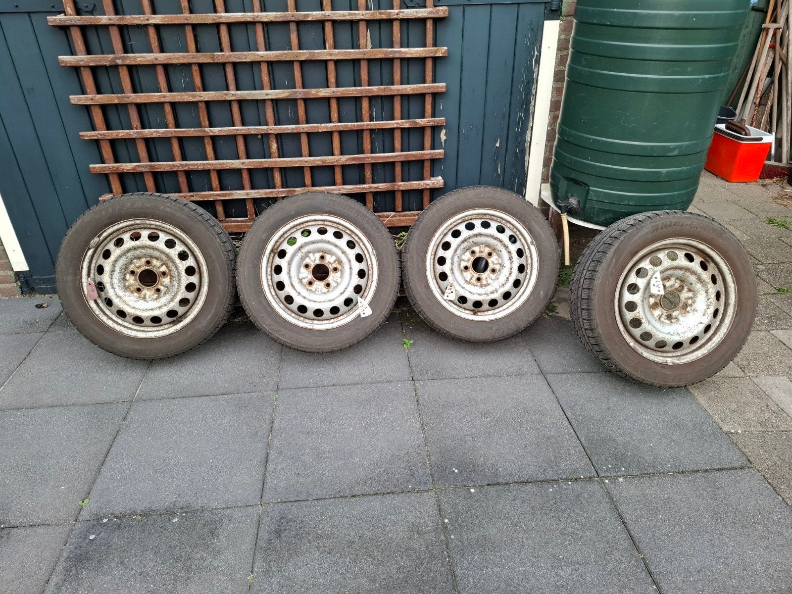 Winterbanden Mazda 3, op stalen velgen, Ophalen, Gebruikt, 16 inch, Banden en Velgen
