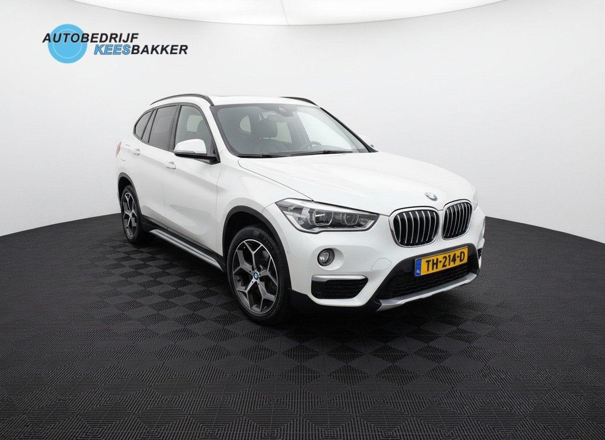 BMW X1 SDrive20i High Executive / Leder / HUD / Stoelverwarm, Auto's, 1998 cc, Euro 6, Wit, SUV of Terreinwagen