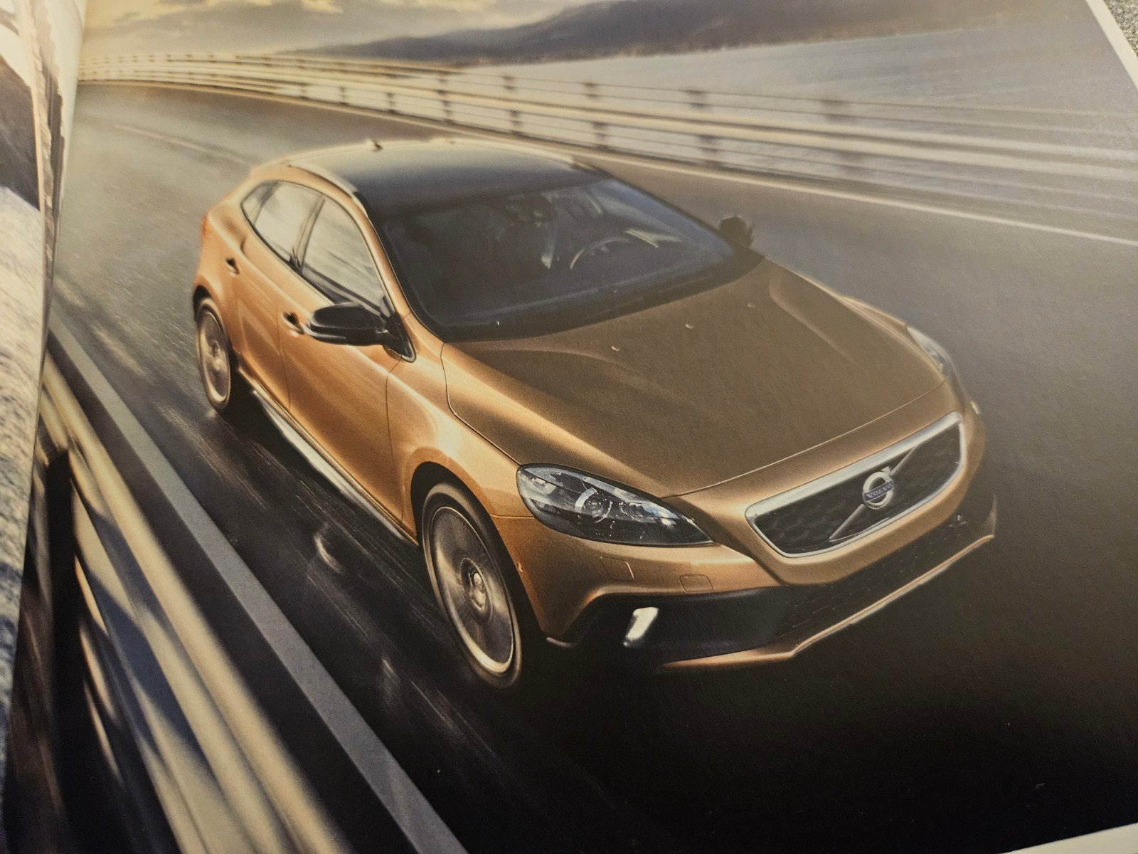 Brochure Volvo V40 Cross Country 2012, Ophalen of Verzenden, Zo goed als nieuw, Volvo