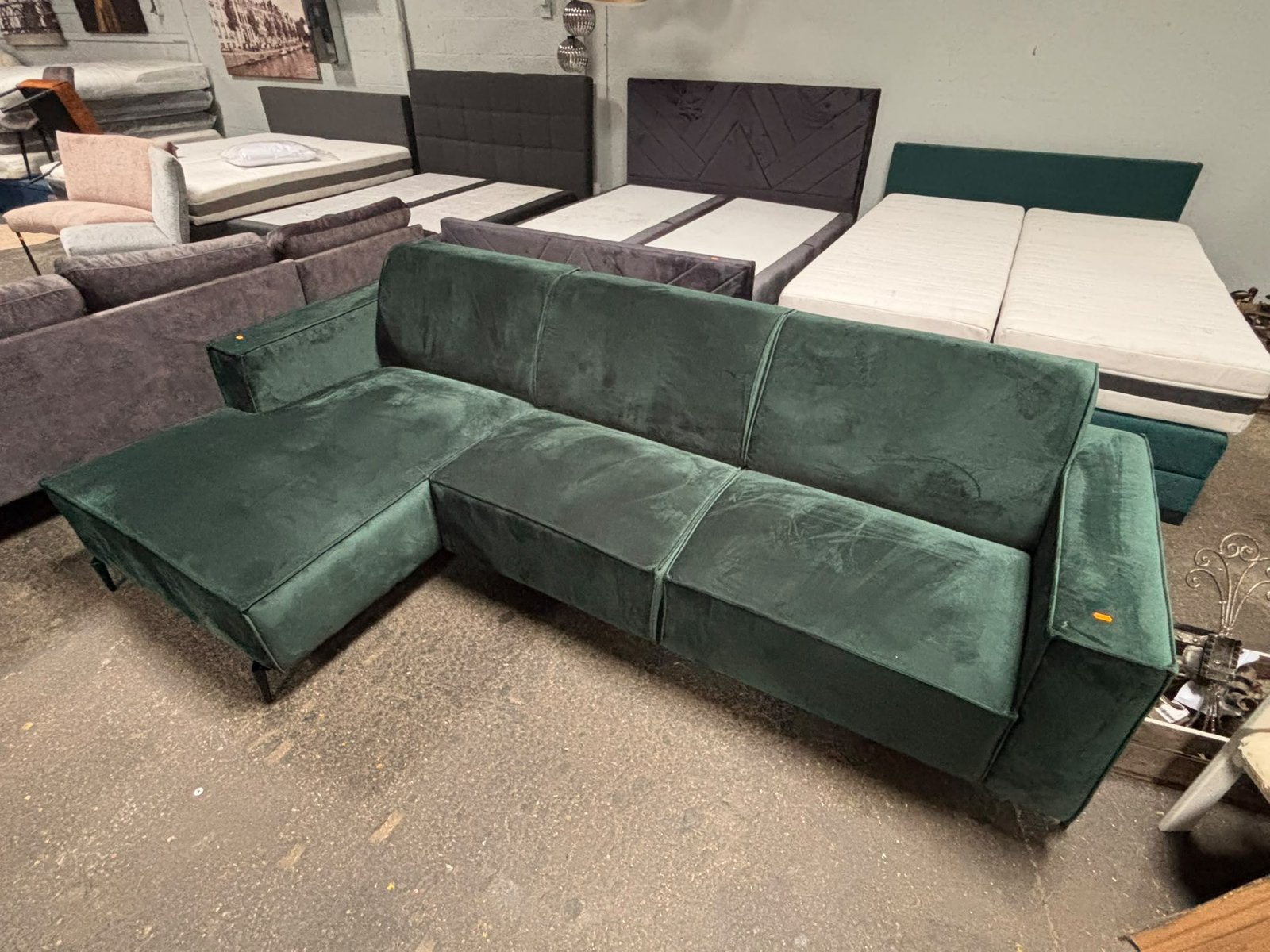 Groene 2-zitsbank / Loveseat met Fluwelen Bekleding, Roxxz design, Spaarneweg 75A, Ophalen of Verzenden, Zo goed als nieuw