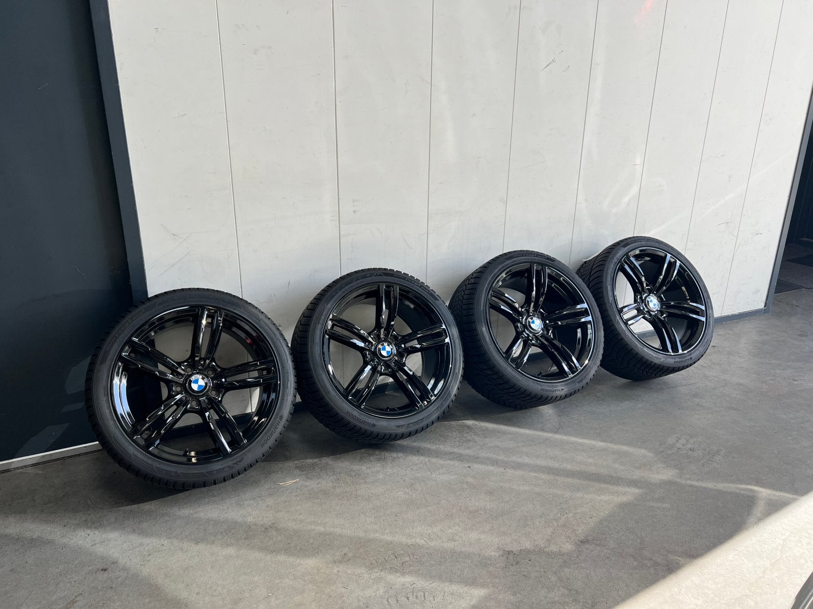 Bmw 343m m5  look winterset nieuwstaat! Hankook icept evo 3, Auto-onderdelen, 245 mm, Banden en Velgen, Nieuw, Winterbanden