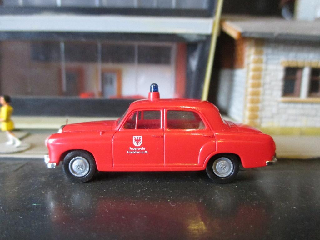 Mercedes Benz W120 180 - Brekina Brandweer Frankfurt am Main, Ophalen of Verzenden, Nieuw, Auto, Brekina