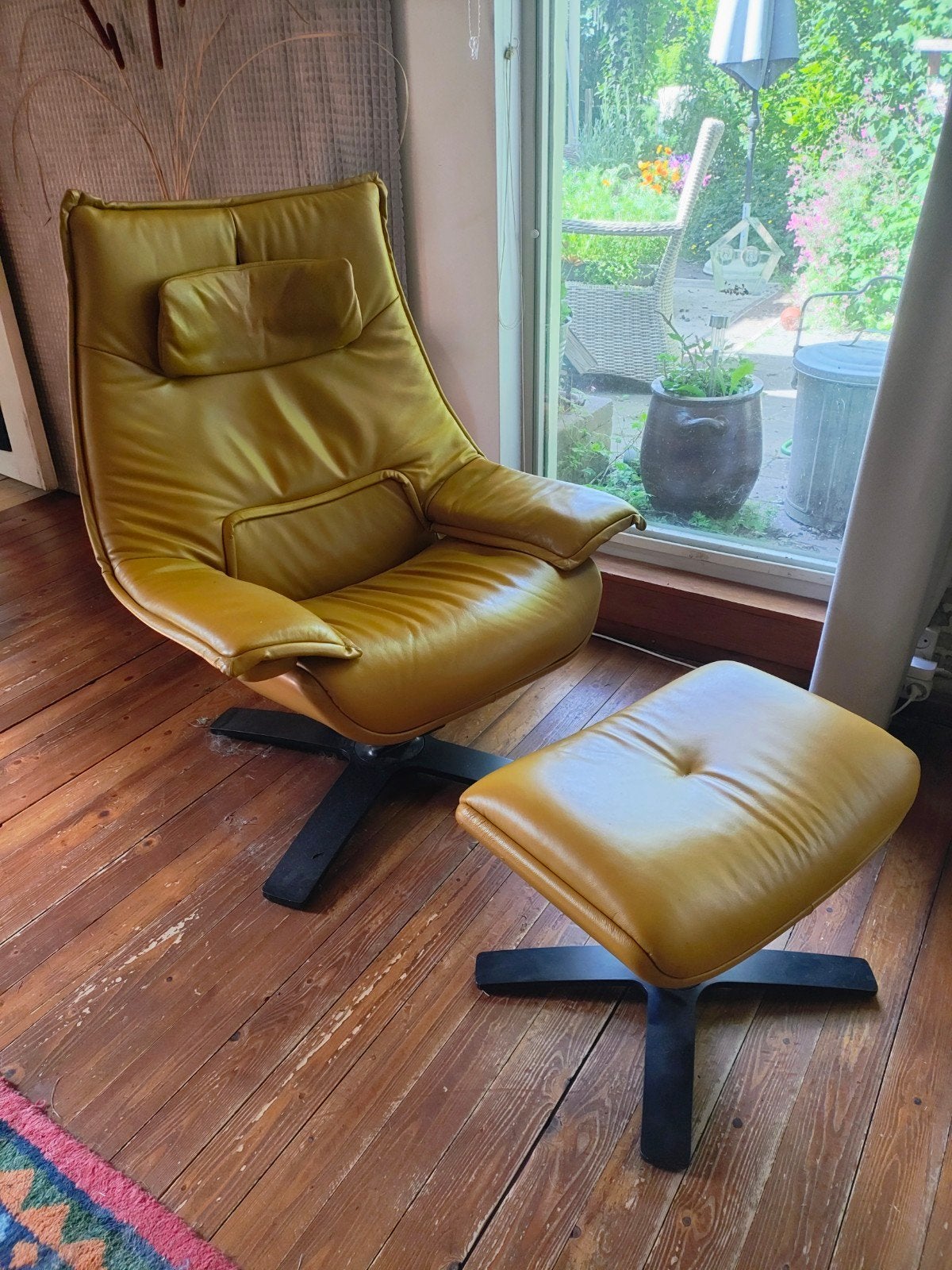 Natuzzi Italia Re-Vive fauteuil met hocker, Modern, Comfortabel, Gebruikt, 75 tot 100 cm, Ophalen of Verzenden