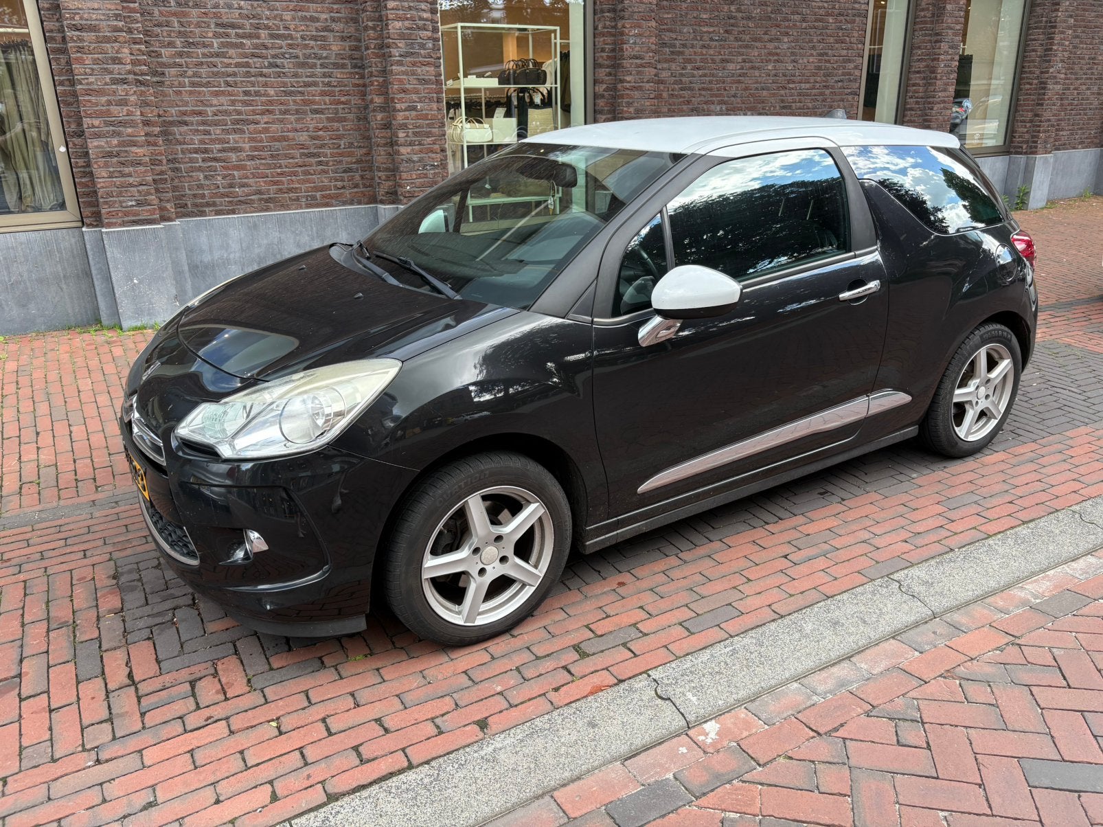 Citroën DS3 1.6 VTI 88KW 2010 Zwart, Voorwielaandrijving, 40 €/maand, Zwart, 4 cilinders