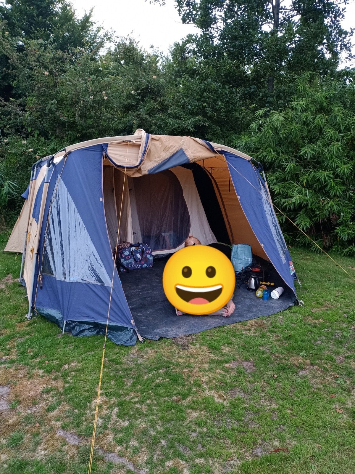 Vervat katoenen tent voor 4 personen met 2 slaapcabines., Caravans en Kamperen, Ophalen, Gebruikt, Tot en met 4