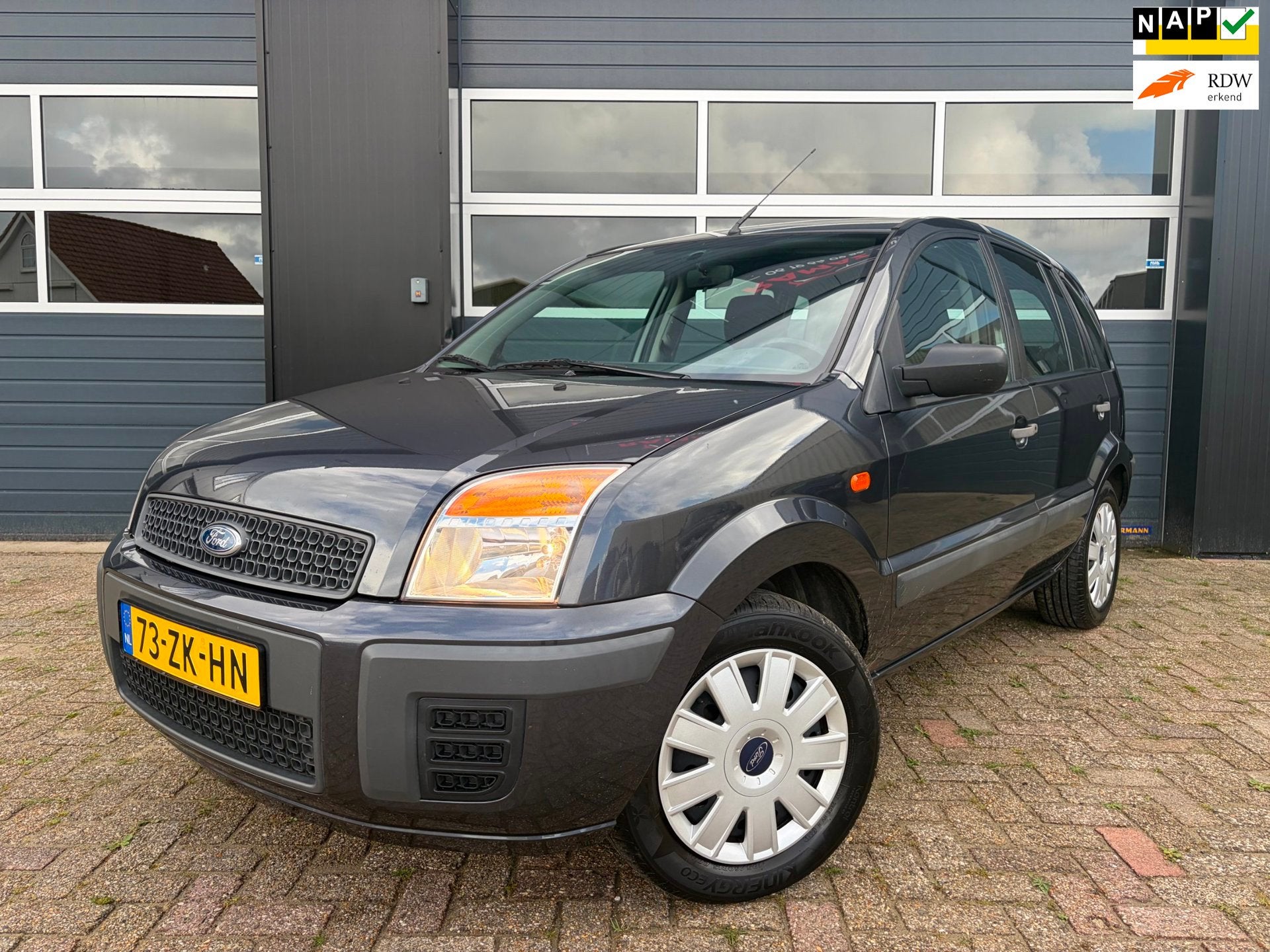 Ford Fusion 1.4-16V Cool|Airco|Nieuw APK|Nette auto!|, Auto's, Voorwielaandrijving, Gebruikt, Zwart, 49 €/maand