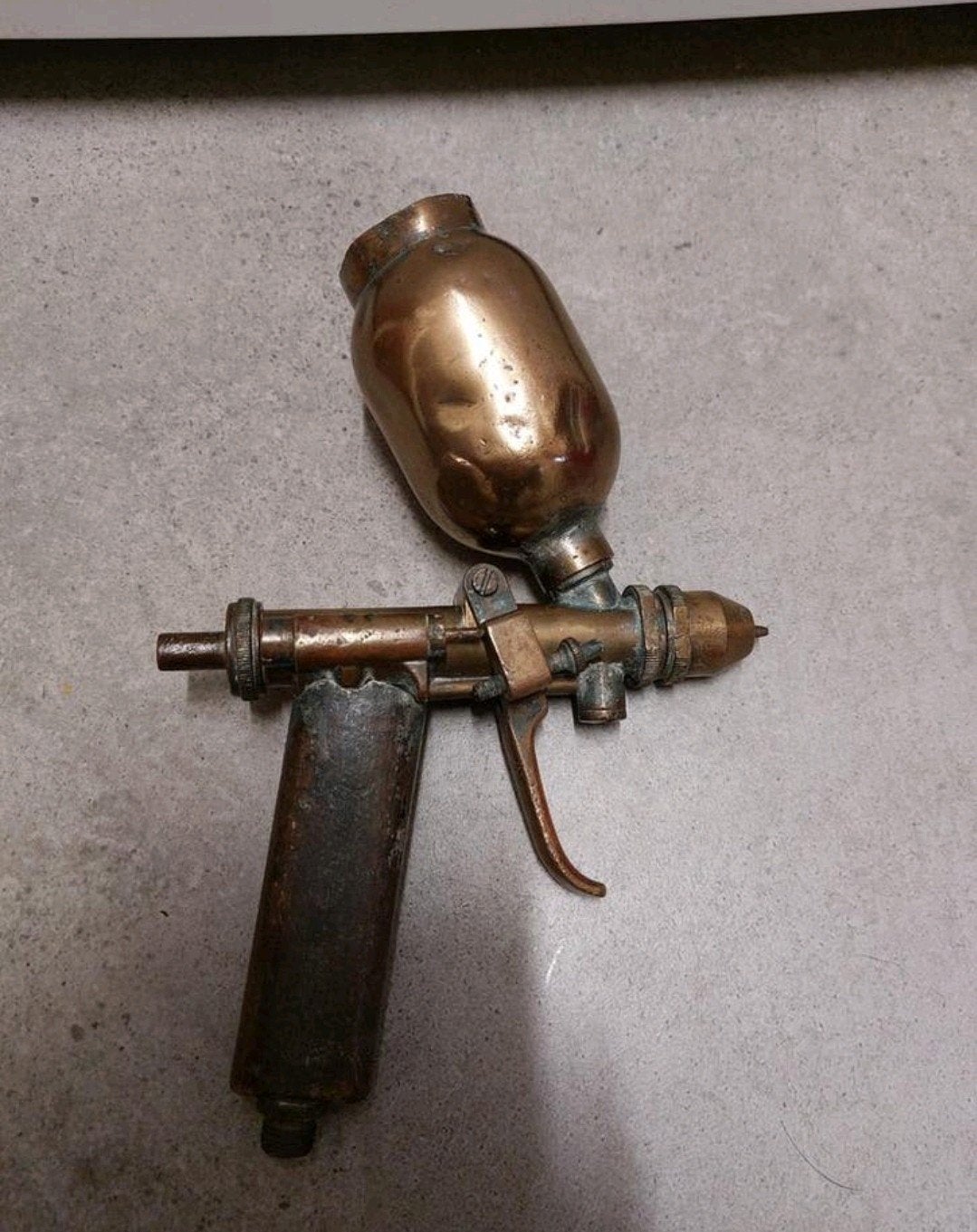 Oude prewar ? Spraygun bekerspuit verfspuit  messing, Ophalen of Verzenden, Gebruikt, Verfspuit of Verfpomp