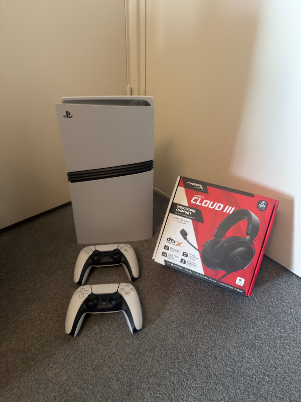 Playstation 5 pro 2tb met 2 controllers (garantie 1,5 jaar), Spelcomputers en Games, Ophalen, Zo goed als nieuw