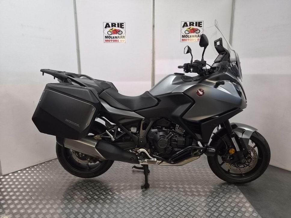 Honda NT 1100 DCT BTW Motor (bj 2023), Motoren, 2 cilinders, HONDA, Motorrijbewijs A, Bedrijf