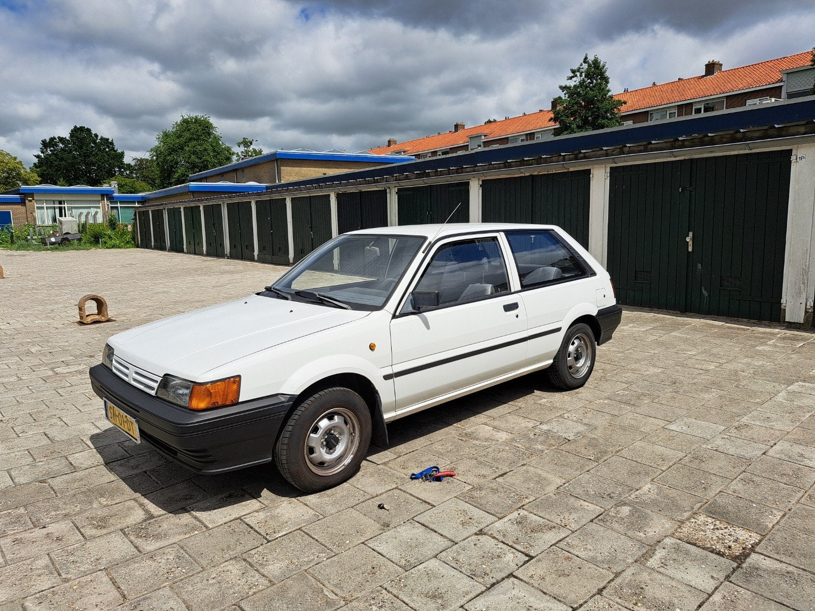 Nissan Sunny oldtimer 1.3 AUT 1987 Wit, Stof, 4 cilinders, 400 kg, Wit