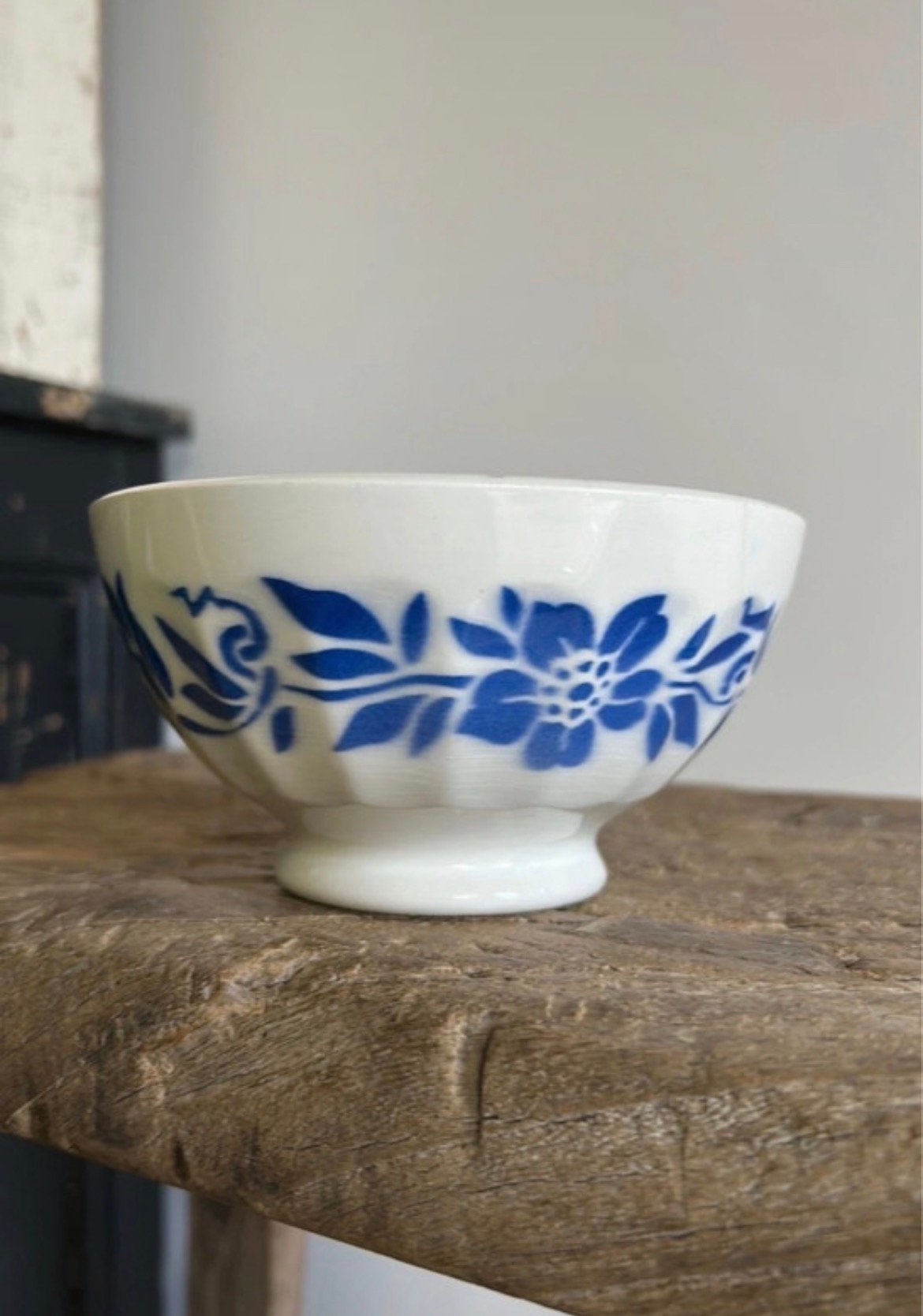 Franse spoelkom blauwe bloem, Antiek en Kunst, Verzenden