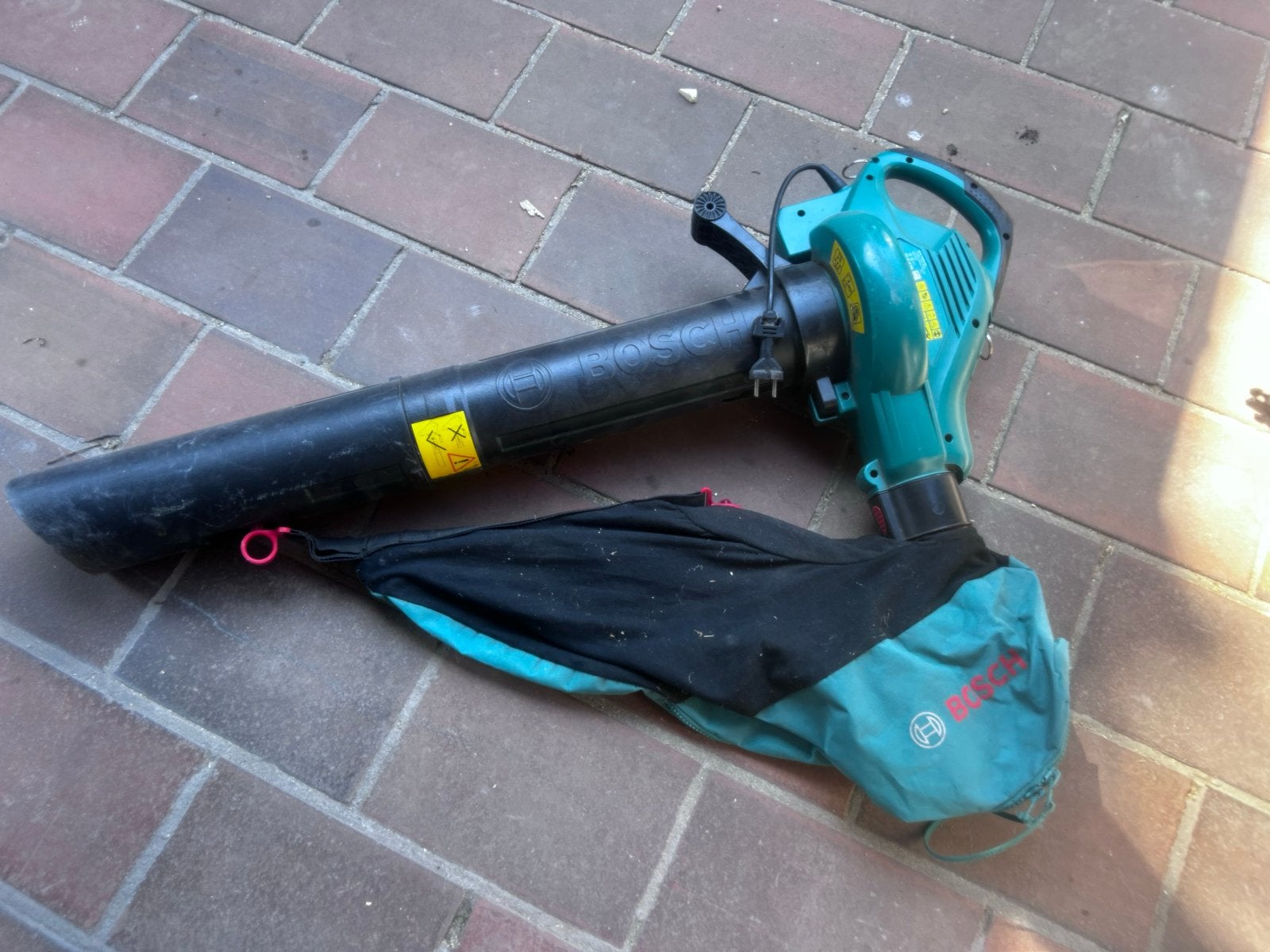Bosch Elektrische Bladblazer met Zuigfunctie, Ophalen, Gebruikt, Handgedragen, Met opvangzak