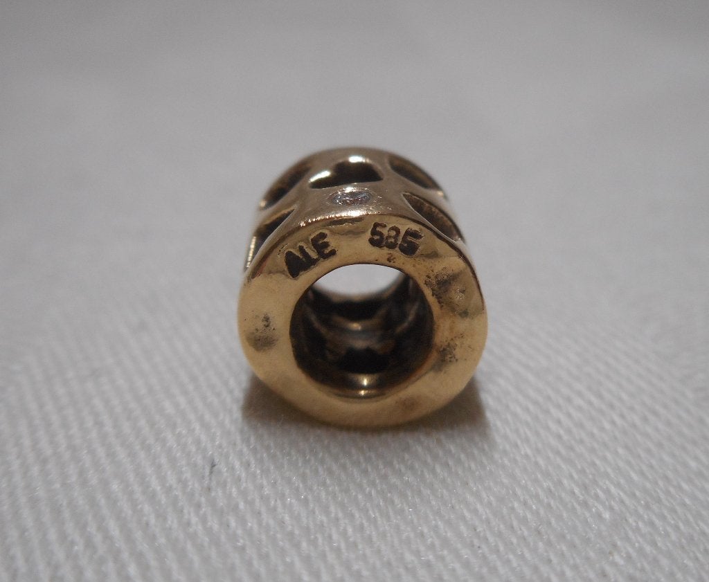 Pandora gouden bedel tunnel van liefde met diamant nr.447, Sieraden, Tassen en Uiterlijk, Verzenden, Pandora, Zo goed als nieuw