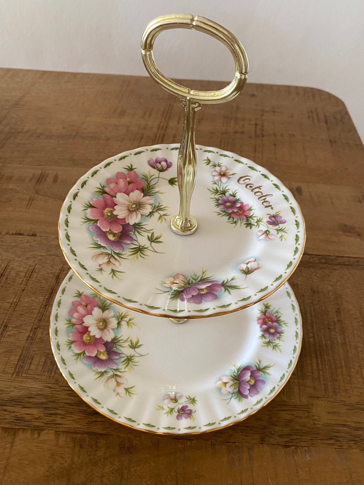 Royal Albert etagère 2 laags - October, Huis en Inrichting, Woonaccessoires | Etagères, Ophalen of Verzenden, Zo goed als nieuw