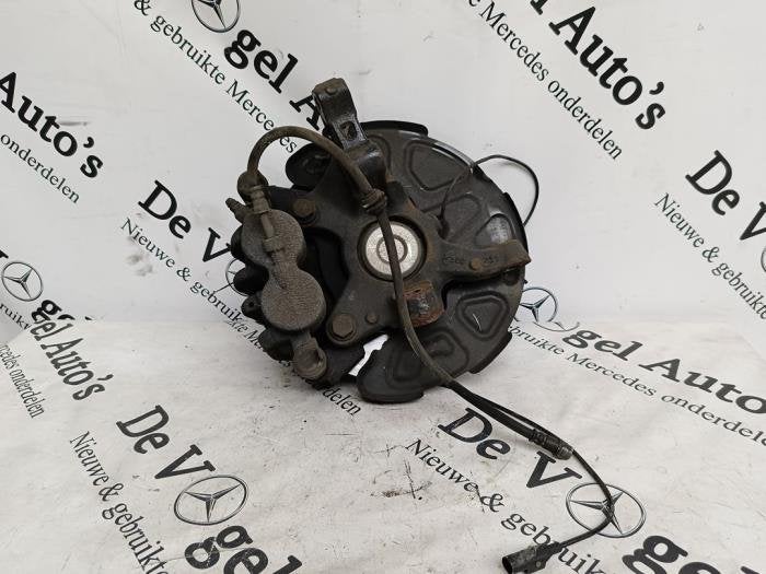 Fusee links-voor van een Mercedes Vito, Gebruikt, -, Ophalen of Verzenden, -