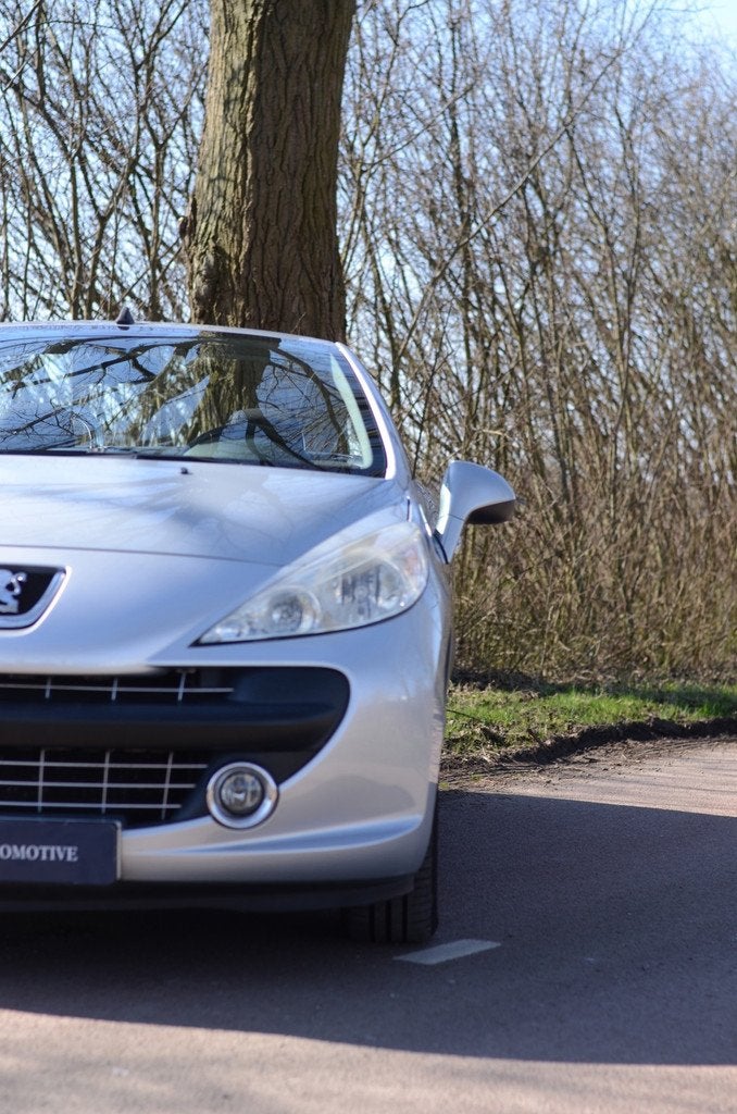 Peugeot 207 CC 1.6 VTi, Auto's, Peugeot, Voorwielaandrijving, 15 km/l, Gebruikt, 4 cilinders