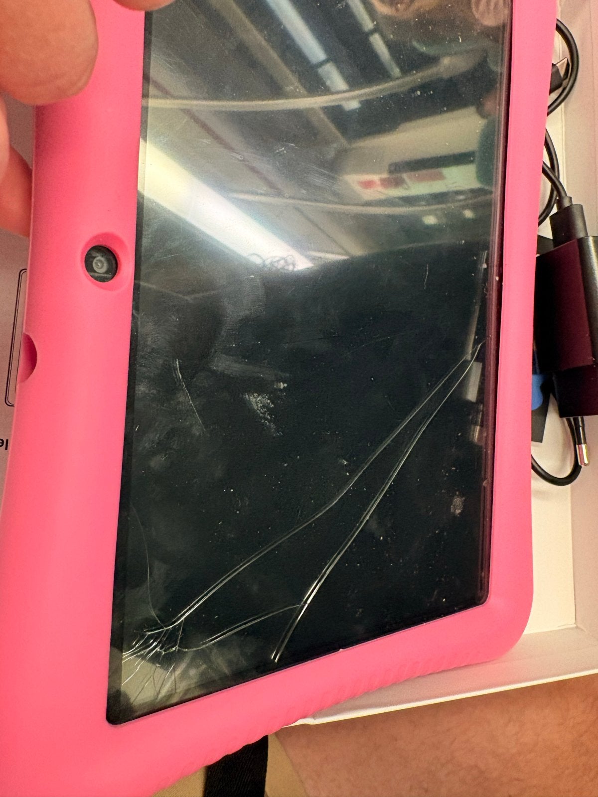Negotiable- Roze kindertablet met gebroke scherm (10.1 inch), Computers en Software, Windows Tablets, Ophalen of Verzenden, Niet werkend
