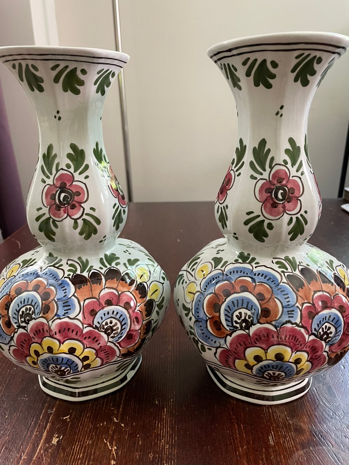 Kaststel: twee vazen ‘Delfts Holland, handpainted’, Antiek en Kunst, Ophalen of Verzenden