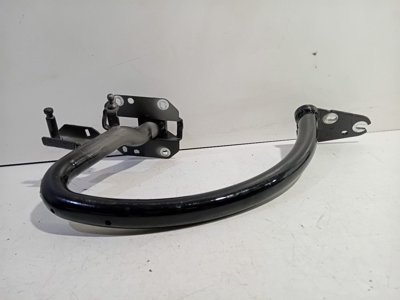 Kofferdeksel achterklep scharnier links Audi A5, Onderdelen@venauto.nl, Van der Ven Autorecycling B.V., Gebruikt, Ettenseweg 76, 4706 PB Roosendaal, The Netherlands