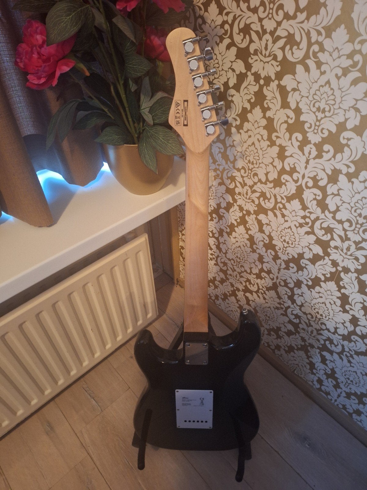 te koop finesse electrische gitaar, Muziek en Instrumenten, Ophalen, Zo goed als nieuw, Solid body, Overige merken