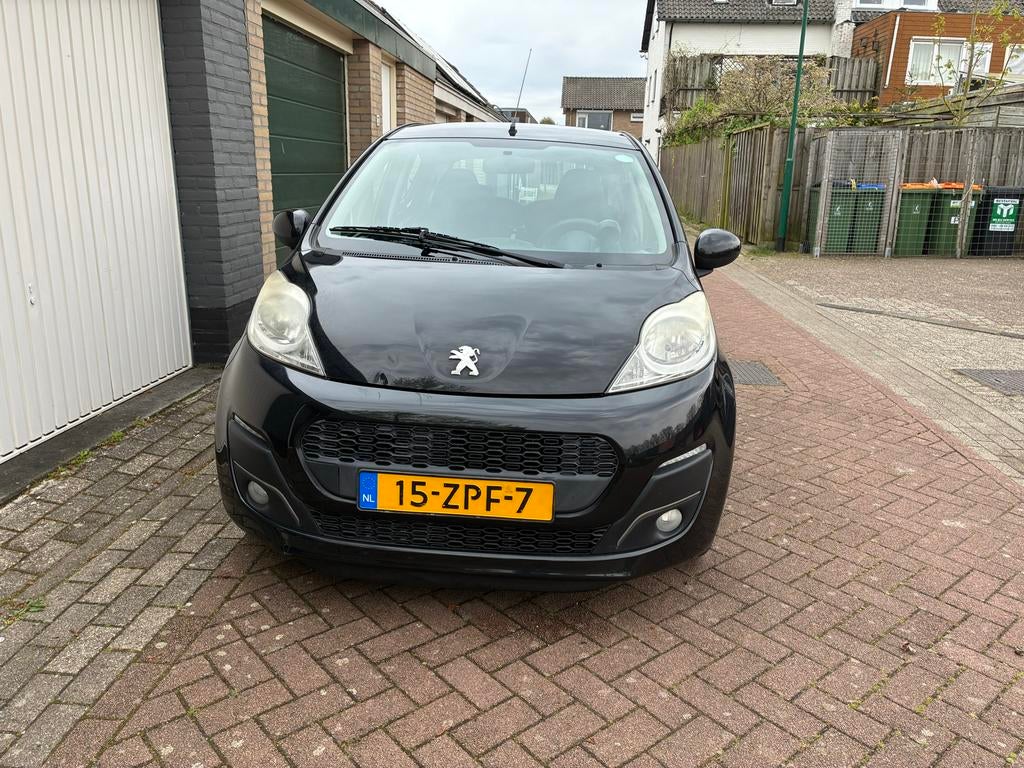 Peugeot 107 1.0 12V 5DR 2013 Zwart, Auto's, Peugeot, Particulier, Airbags, Airconditioning, Centrale vergrendeling, Elektrische ramen
