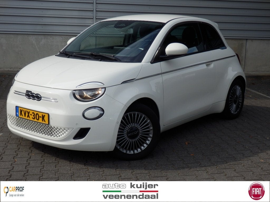 Fiat 500E 42 kWh Icon 42 kWh | SOH 96 % I Camera | Chroompak, Auto's, Dealer onderhouden, 118 pk, Met garantie (alle), 4 stoelen