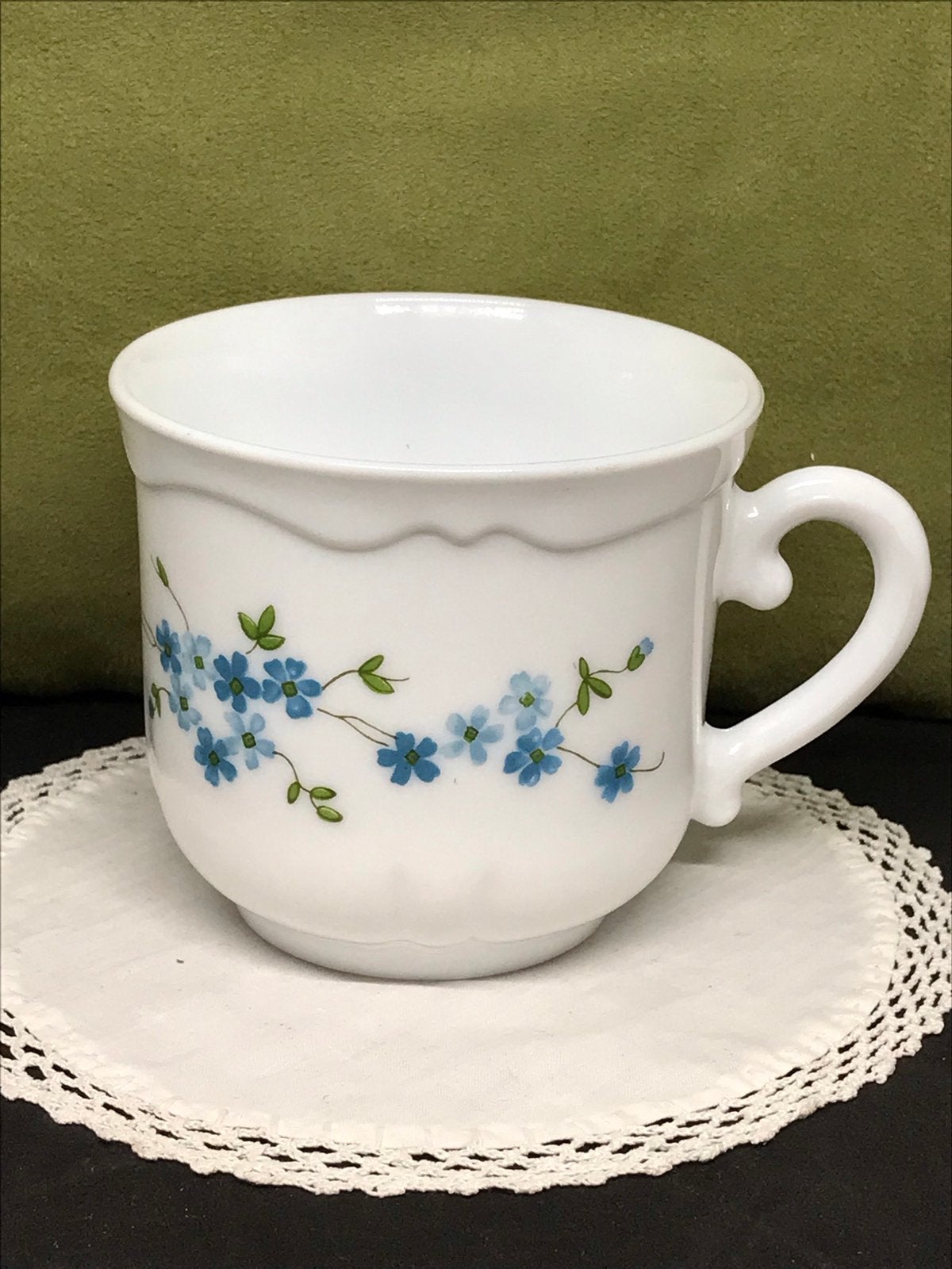 Vintage Arcopal kopje, blauw bloemetje (010721), Gebruikt, Ophalen of Verzenden, Glas, Overige stijlen