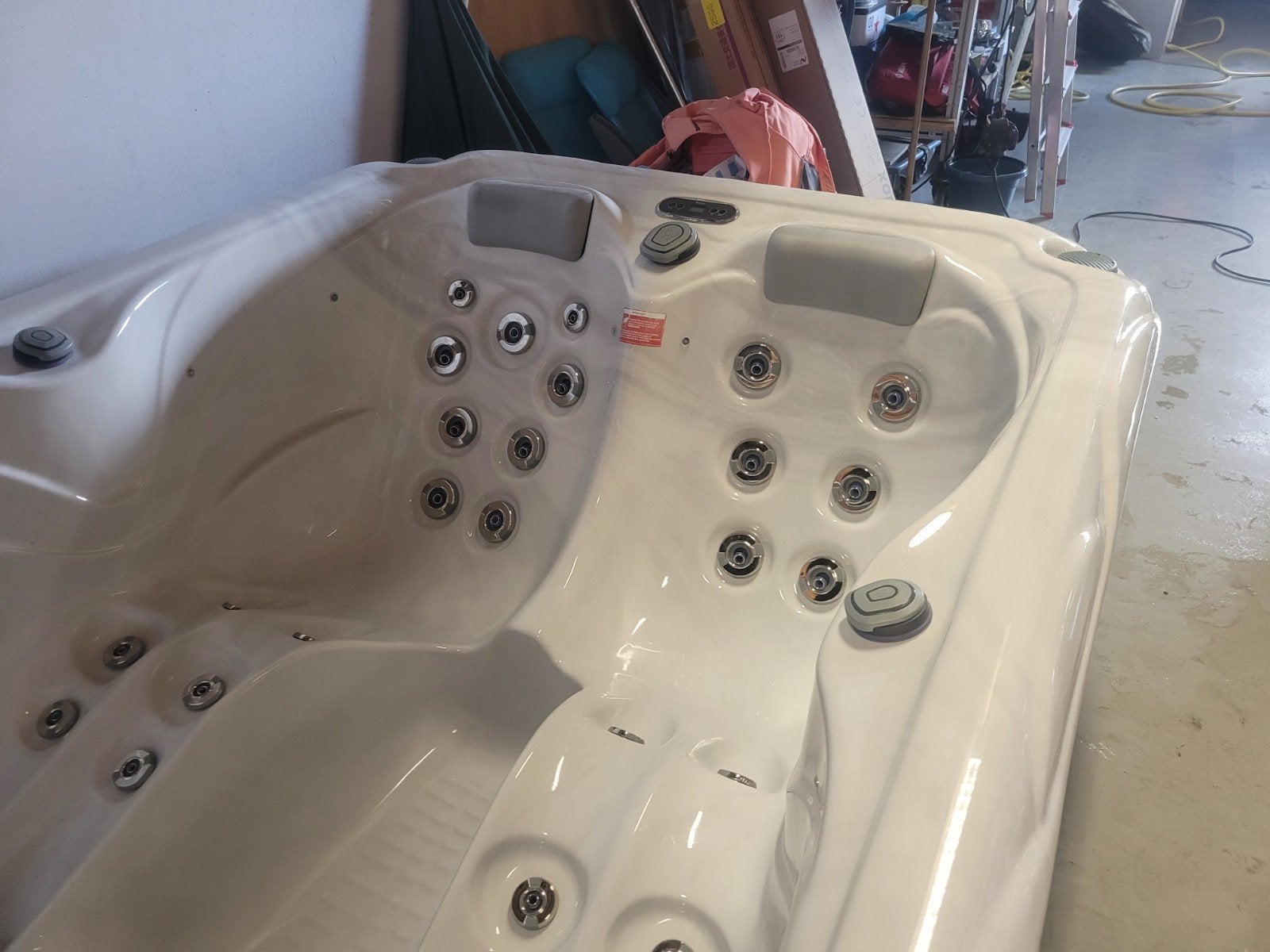 Wellis Spa Mars P&P - Zo goed als nieuw, incl. afdekzeil, Ophalen, Zo goed als nieuw, Afdekzeil, Vast