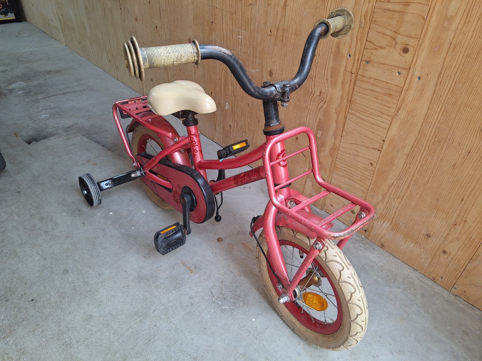 Kinderfietsje met zijwieltjes - Rood/roze, Ophalen, Terugtraprem, Zijwieltjes, Gebruikt